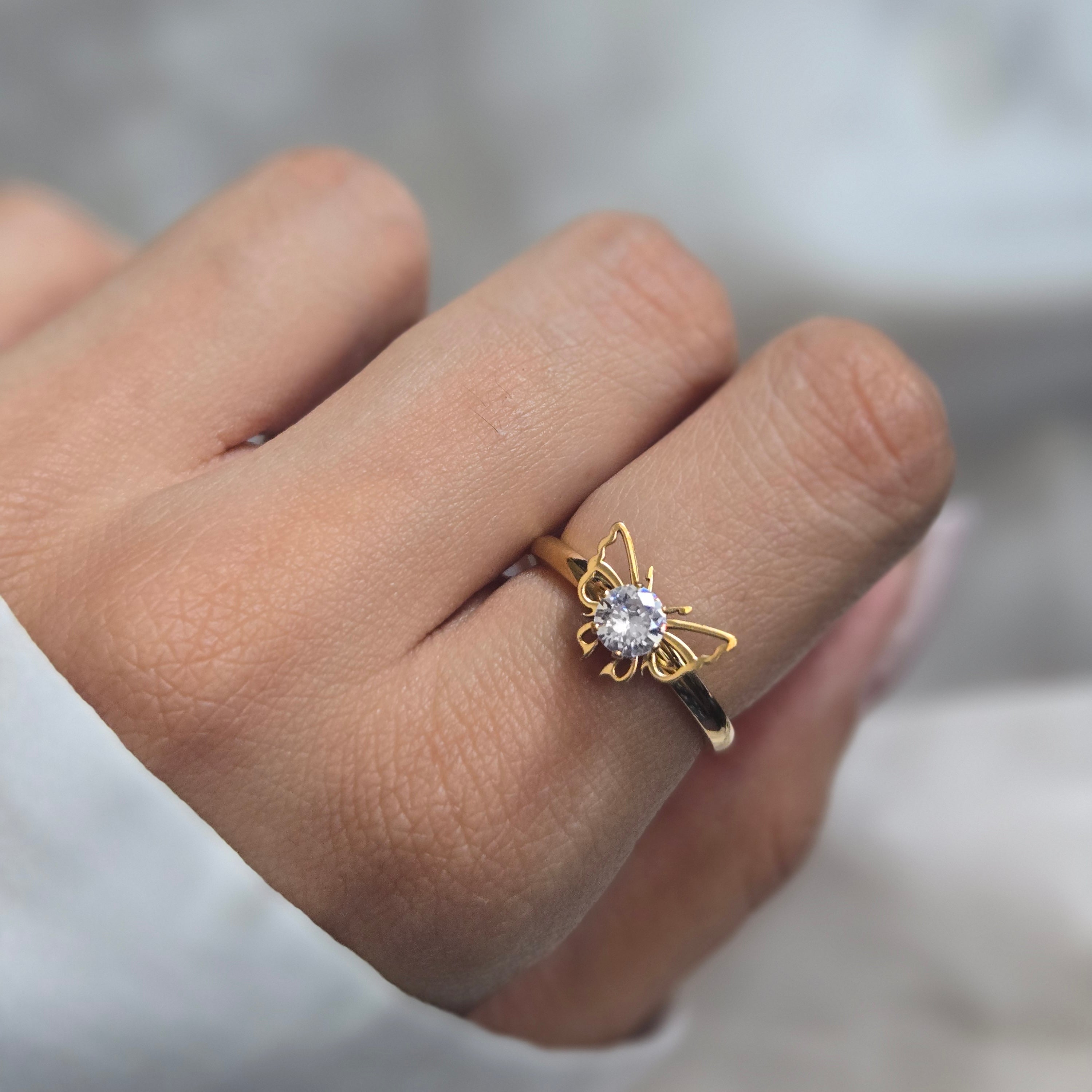 Paprica Solitaire Ring