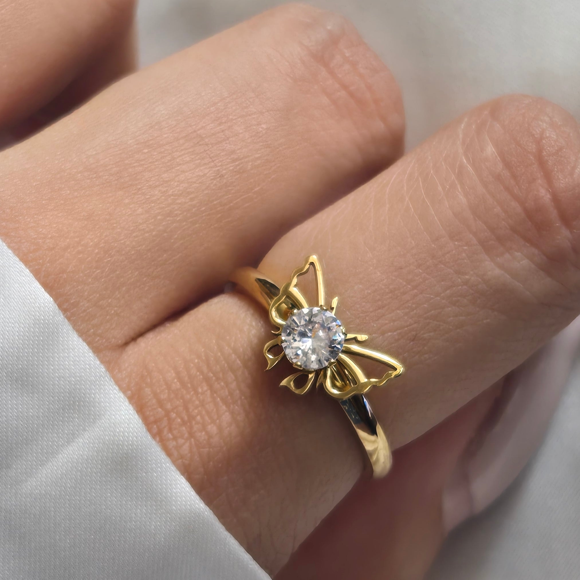 Paprica Solitaire Ring