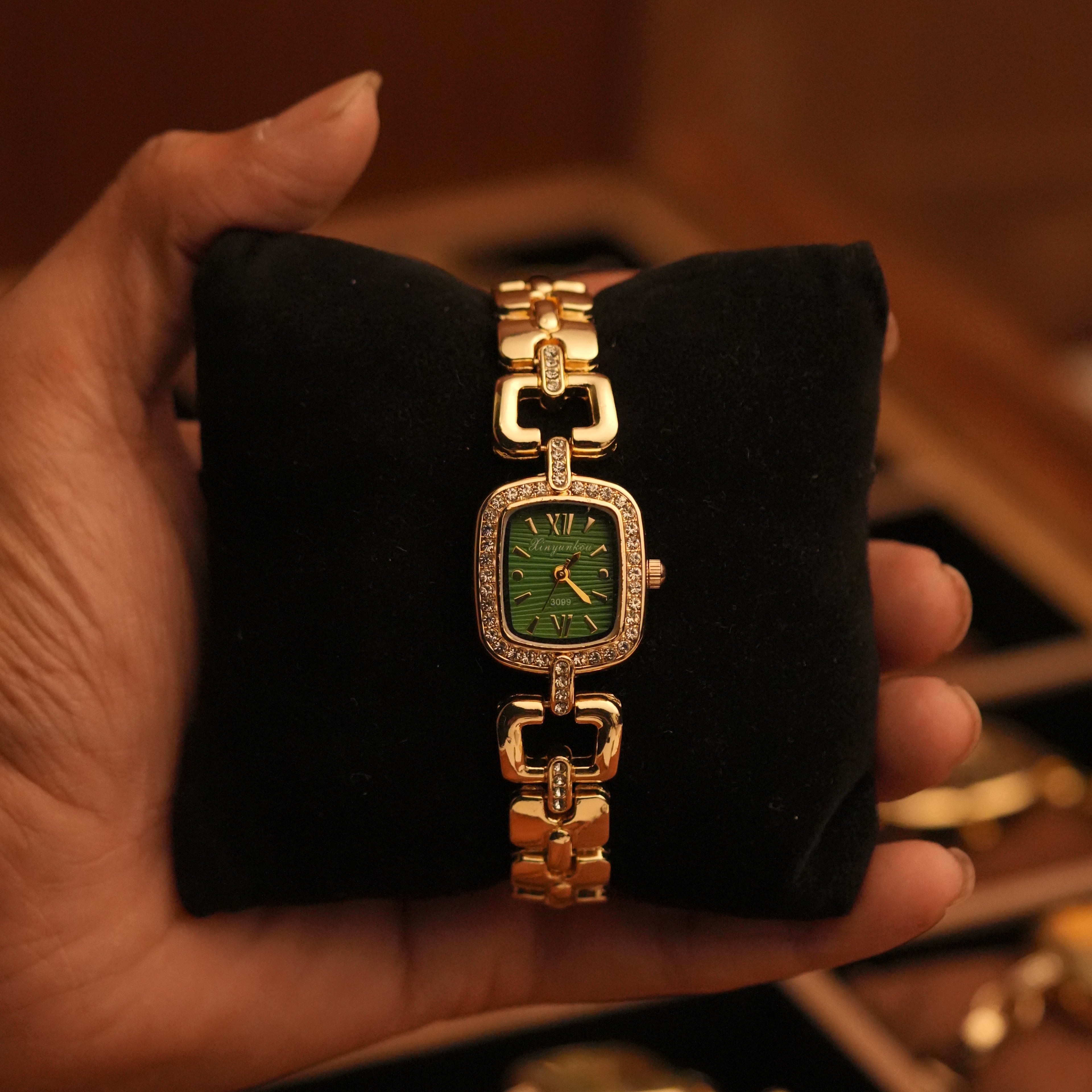 Hugel Luxe Watch