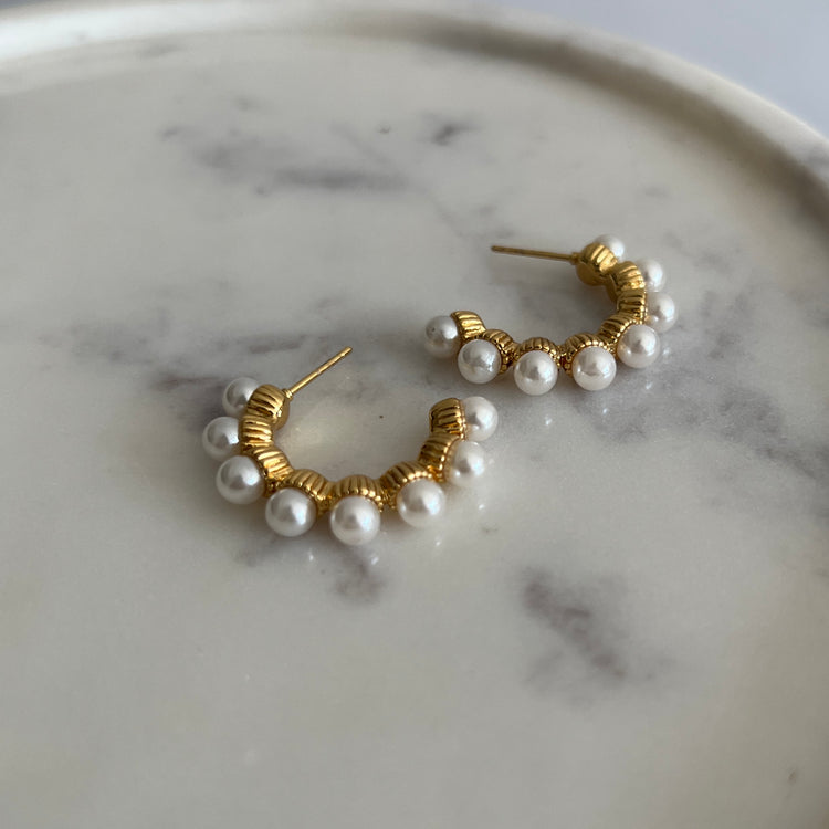 Araceli Pearl Hoops