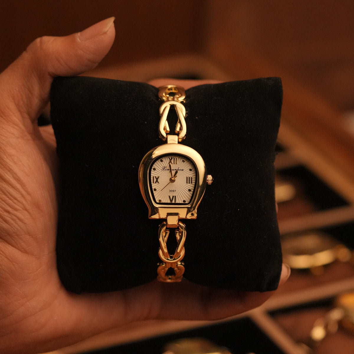 Aurora Vintage Watch