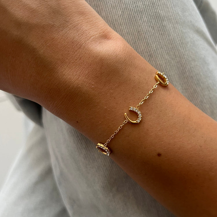 Horseshoe Dainty Bracelet