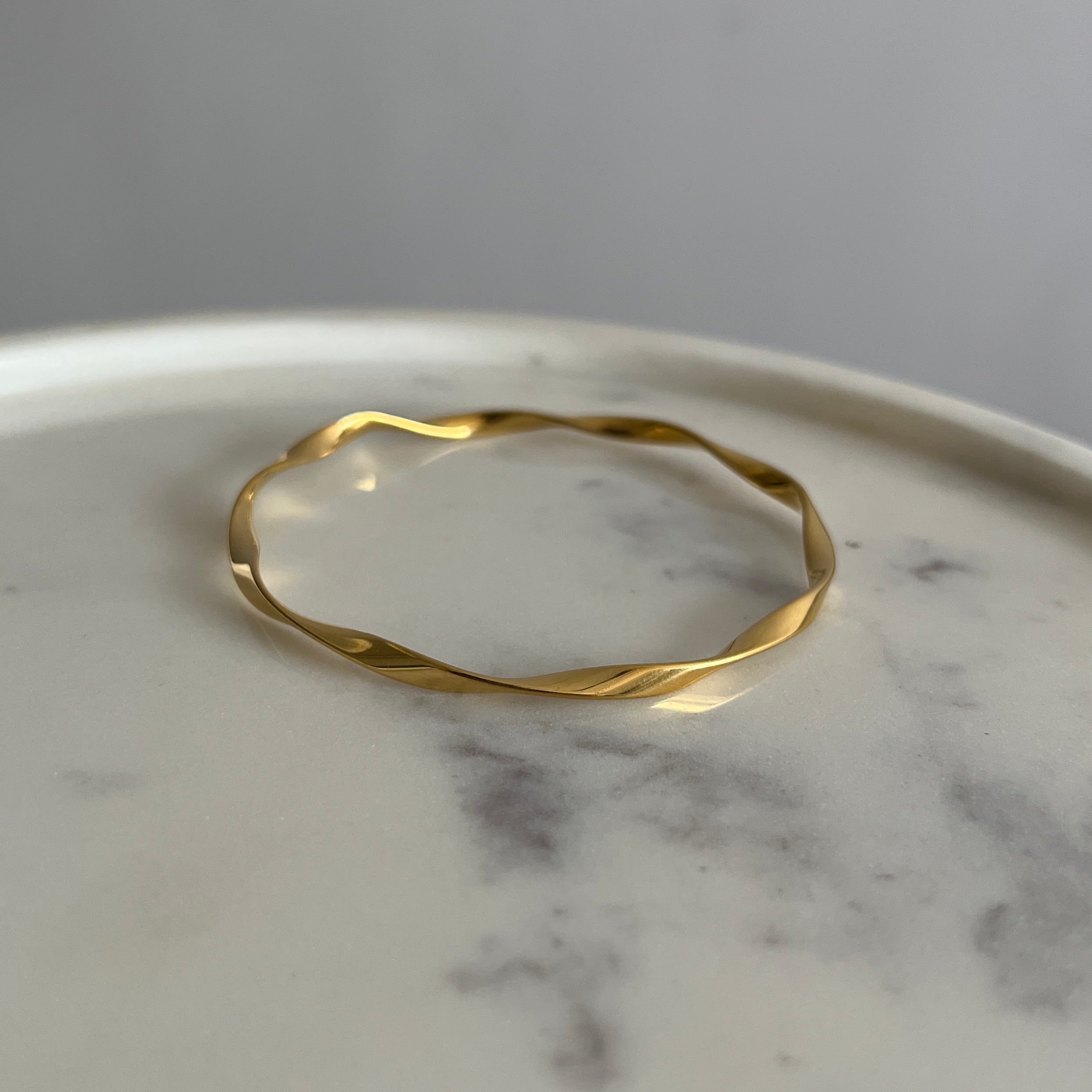 Twisted Fine Bangle (set of 2)