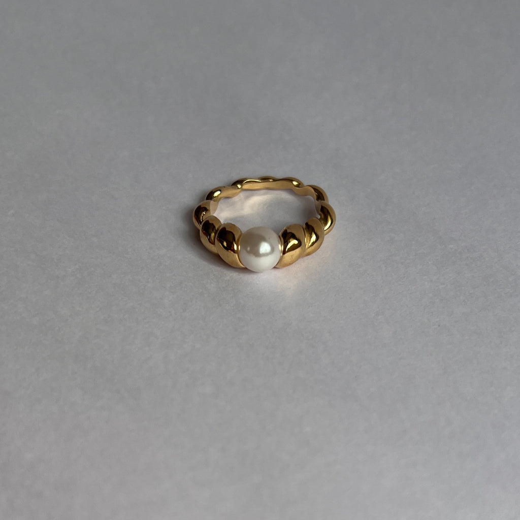 Swirl Pearl Ring