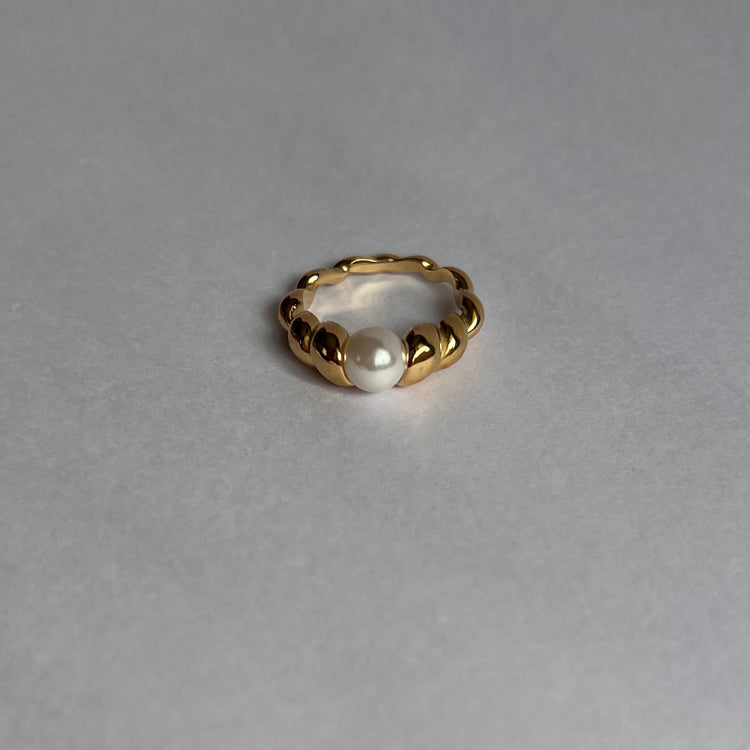 Swirl Pearl Ring