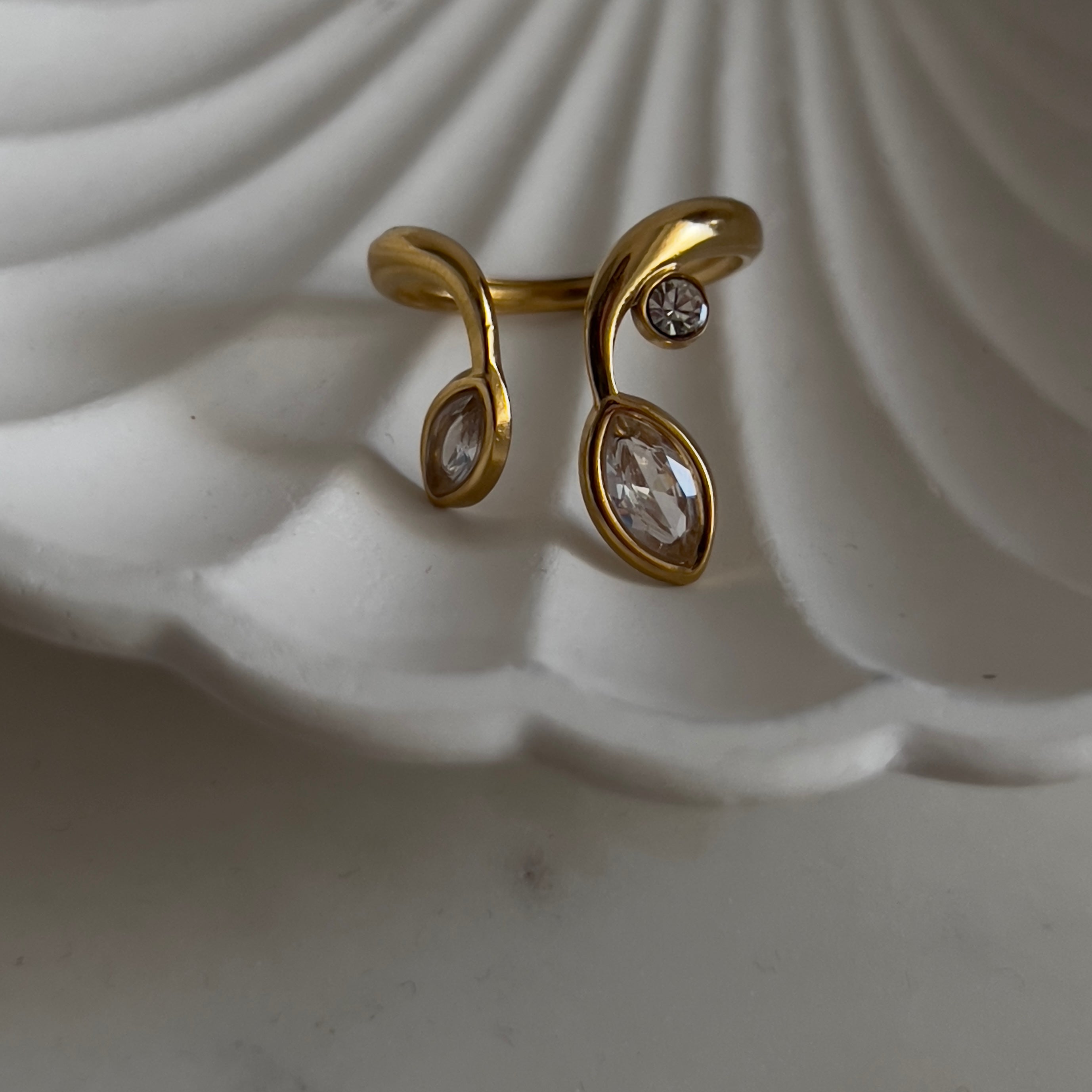 Valerian Ring (adjustable)