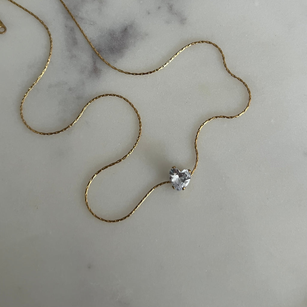 Heart-Solitaire necklace