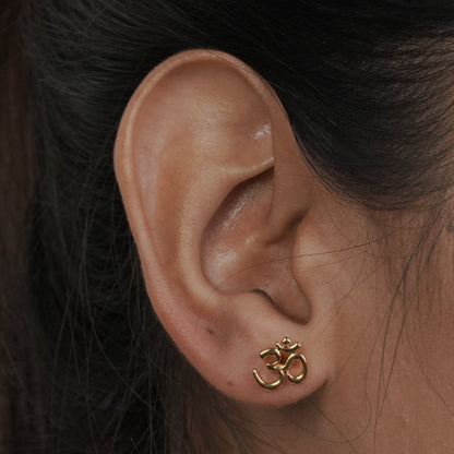Om Ball Back Studs