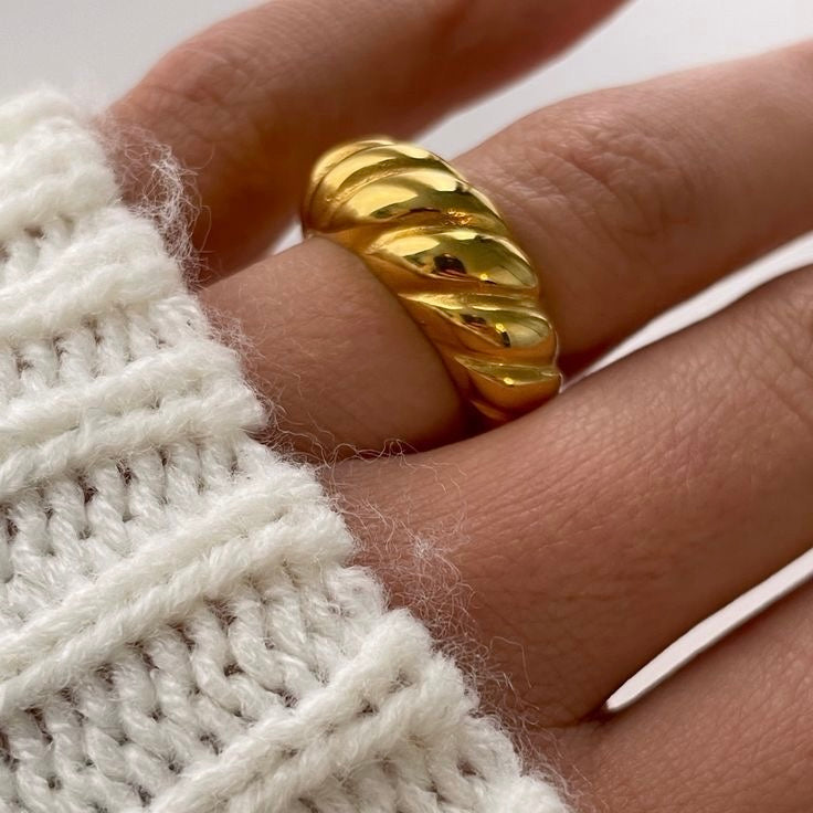 Croissant Ring