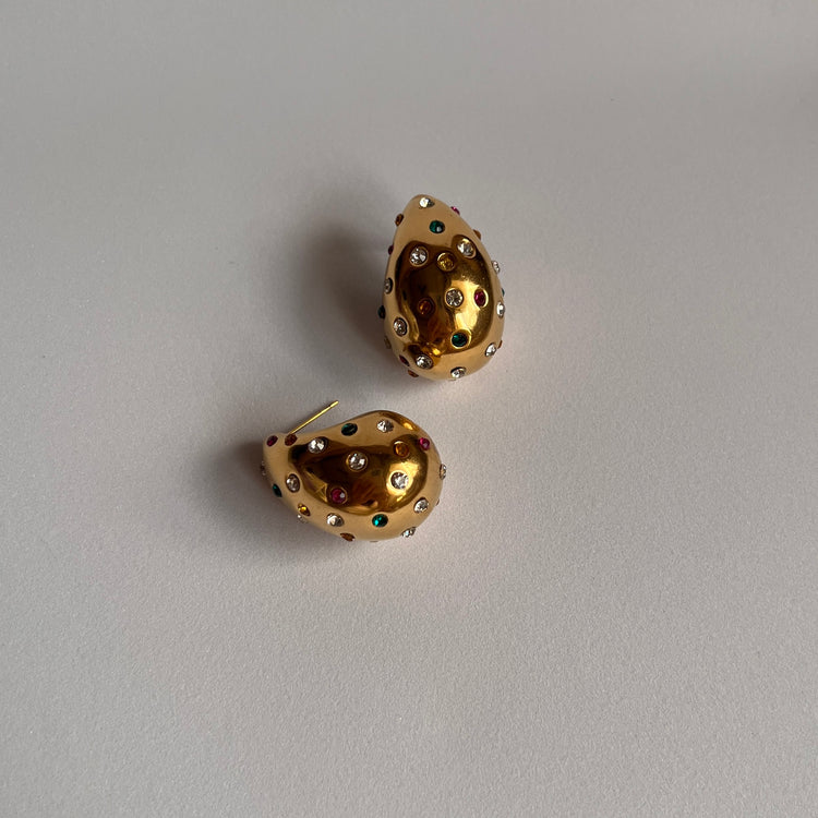 Vanilla Studded Earrings