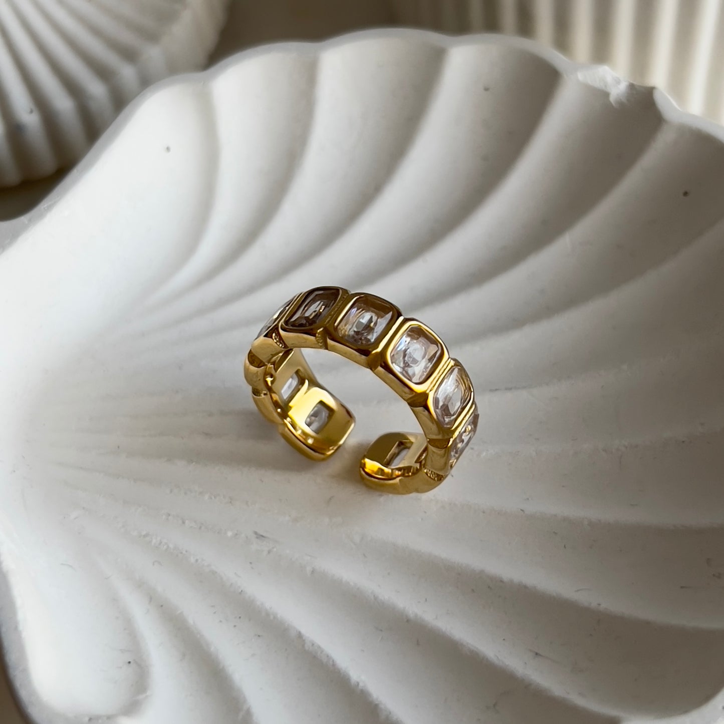 Oberon Luxe Ring