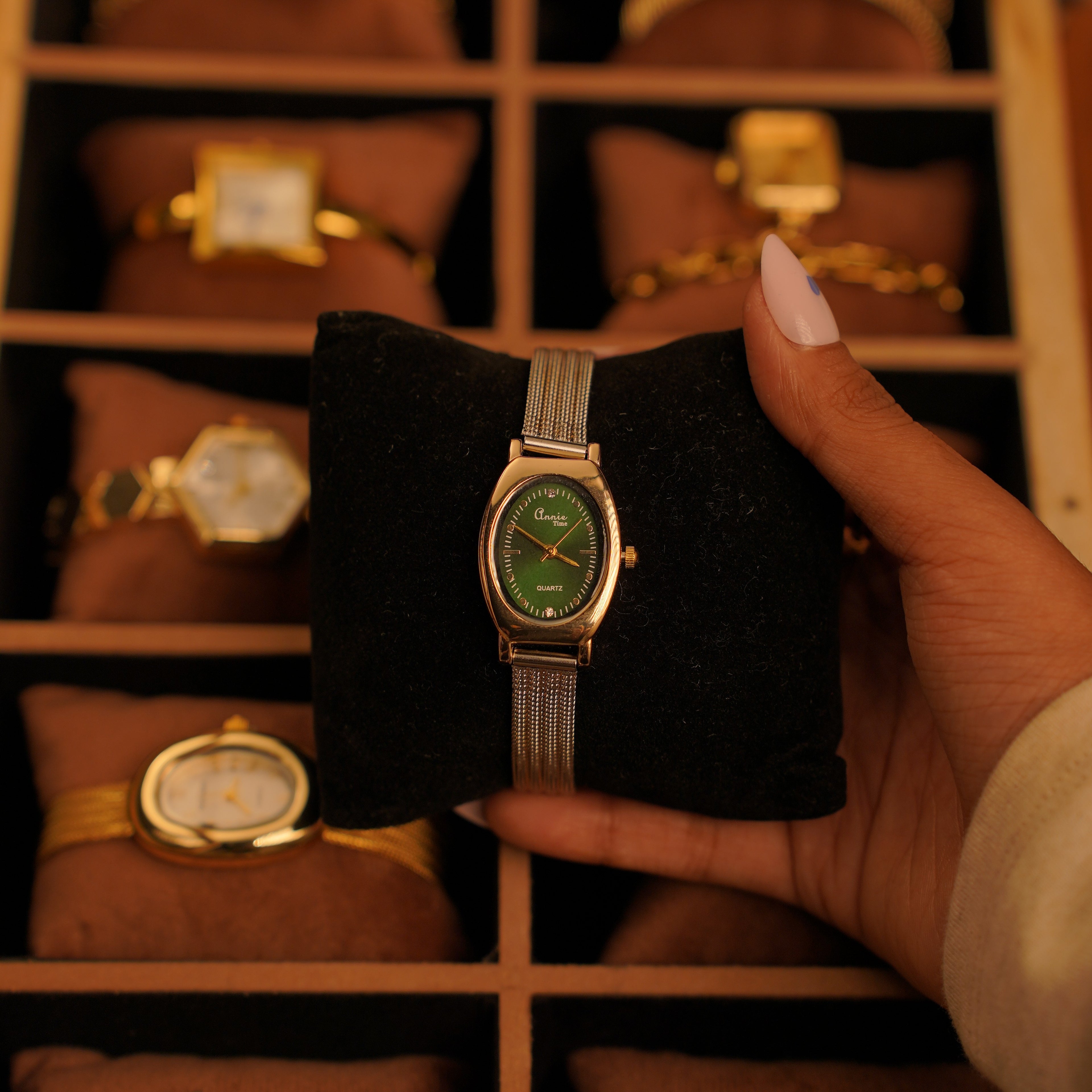 Onyx Vintage Luxe Watch