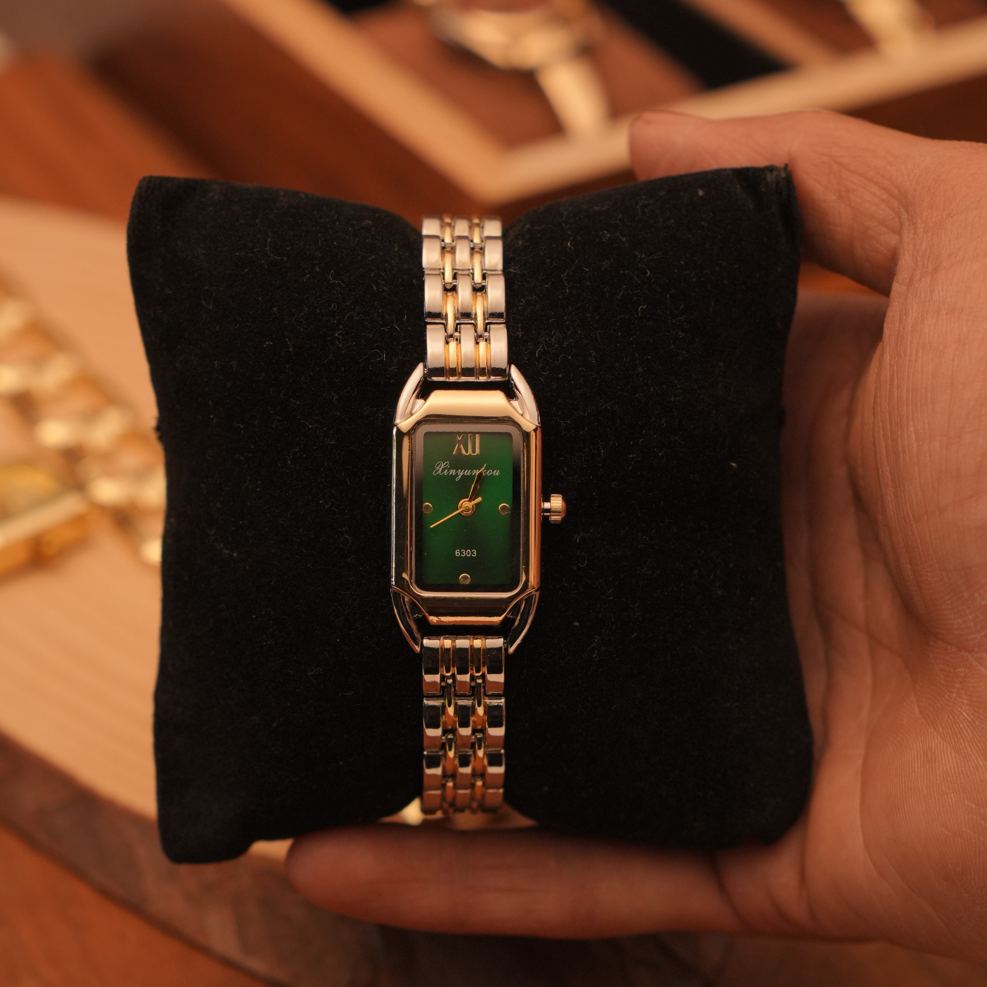 Doris Vintage Mix-Metal Watch