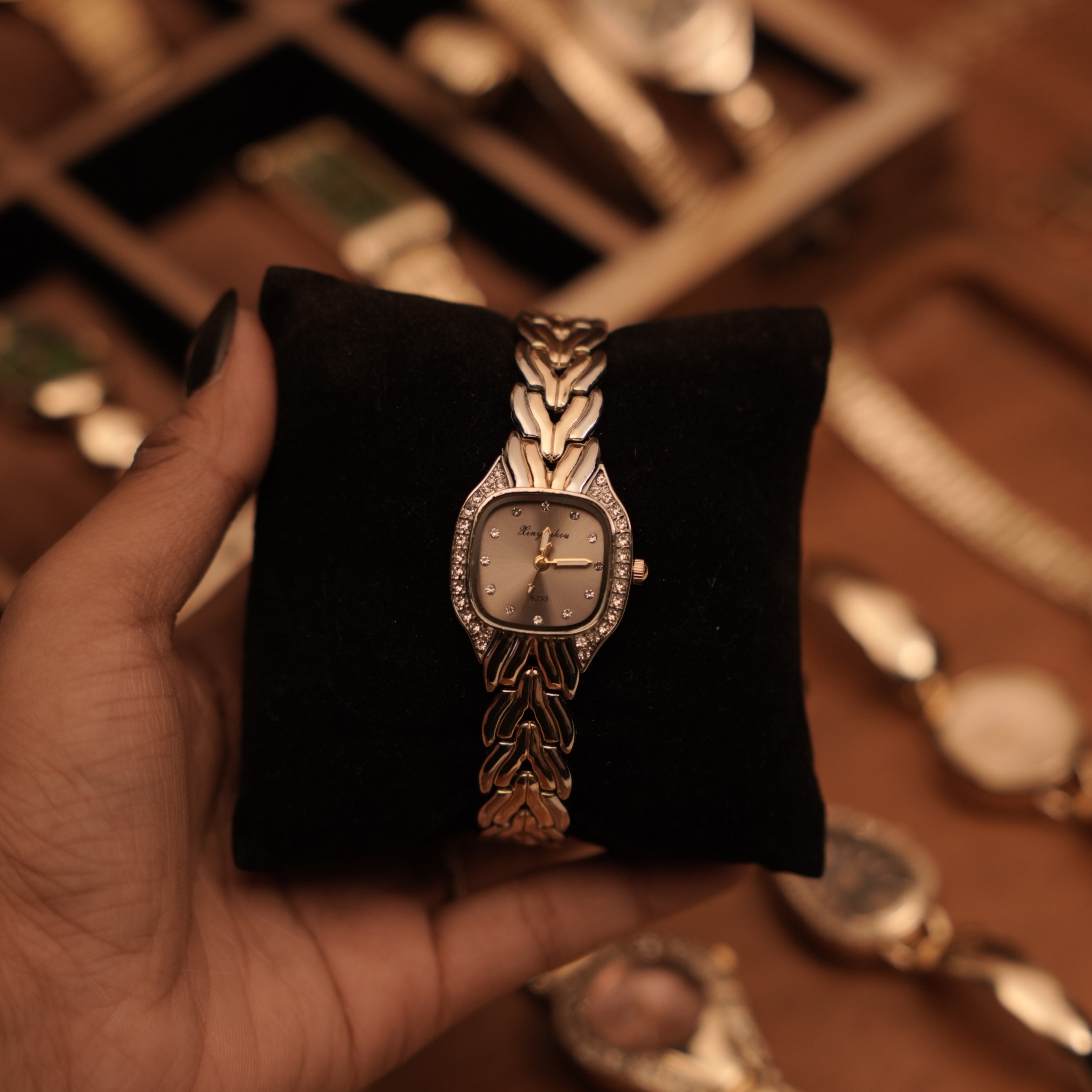 Onyx Vintage Silver Luxe Watch